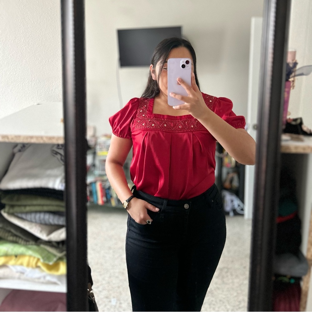 🌸✨ George Stretch Small Top